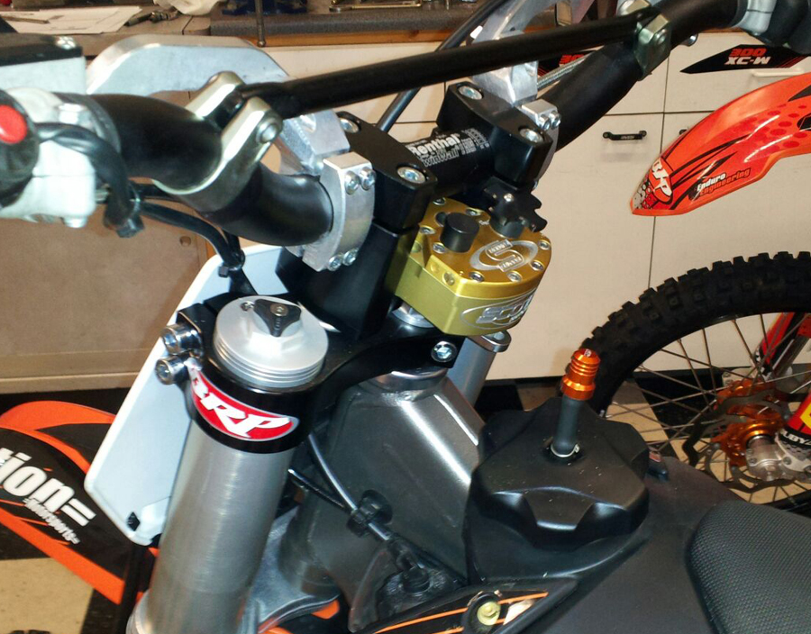 SUB Mount / Complete Stabilizer Kit / when using stock triple clamps